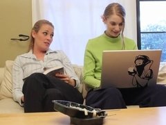 Blonde, Faciale, Doigter, Embrassement, Lesbienne, Mère que j'aimerais baiser, Bureau, Nénés