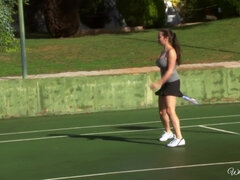 Stellung 69, Grosse titten, Braunhaarige, Lesbisch, Lecken, Masturbation, Im freien, Muschi