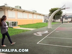 Arabe, Gros cul, Gros seins, Sucer une bite, Brunette brune, Plantureuse, Hard, Interracial