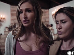 2 sizzling teenagers Paige Owens and naughty stunner Skylar Snow liked slit slurping