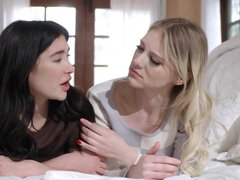 18 años, Cunnilingus, Morena, Universidad, Hd, Tetas naturales, Orgasmo, Trio