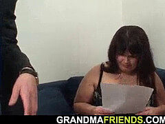 Grosse titten, Oma, Reif, Mutti, Muschi, Realität, Flotter dreier