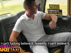 Grosse titten, Blondine, Vollbusig, Auto, Frau, Mutti, Öffentlich, Realität