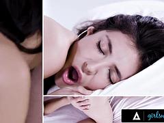 Blasen, Schmutzig, Fingern, Behaart, Lecken, Erotischer film, Jungendliche (18+), Titten