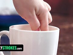 Blasen, Frau frau mann, Hd, Lecken, Zierlich, Schwestern, Flotter dreier, Spanner