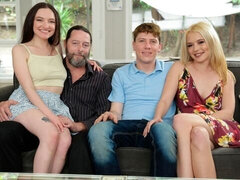 Blonde, Sucer une bite, Mignonne, Queue, En levrette, Chatte, Maigrichonne, Adolescente