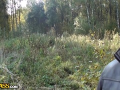 Bruinharig, Sperma in gezicht, Masturbatie, Geld, Buiten, Panty, Openbaar, Trio