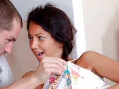 Amateur, Grosse bite, En levrette, Léchez, Chatte, Maigrichonne, Adolescente, Nénés