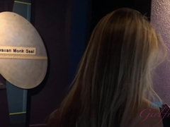 茶髪の, 指いじり, 彼女, オーガズム, アウトドア, オマンコ, 剃毛, おもらし