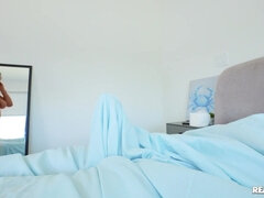 Salle de bains, Sucer une bite, Hard, Énorme, Masturbation, Seins naturels, Douche, Pute