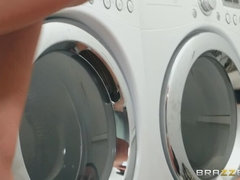 Arsch, Grosse titten, Braunhaarige, Aufs gesicht abspritzen, Masturbation, Piercing, Muschi, Kurzes haar