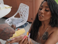 Grote lul, Bruinharig, Zwart, Sperma in gezicht, Hd, Likken, Buiten, Zuigen