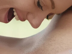 Arsch, Betrug, Lecken, Milf, Im freien, Piercing, Pool, Titten