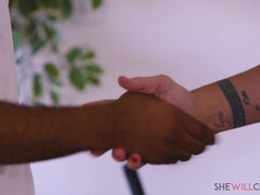 Asiatisch, Blasen, Betrug, Gehörnter ehemann, Würgen, Interrassisch, Lecken, Milf