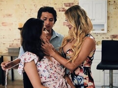 18, アメリカ人, 巨乳な, 毛深い, ハードコア, なめる, 母, ティーン