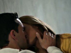 Lieveling, Grote mammen, Blond, Bruinharig, Likken, Kut duiken, Geschoren, Softcore pornografie