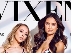 Gros cul, Grosse bite, Sucer une bite, En levrette, 2 femmes 1 homme, Seins naturels, Adolescente, Nénés