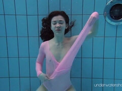 Brunette brune, Fétiche, Hd, Public, Maillot de bain, Adolescente, Nénés, Sous marin