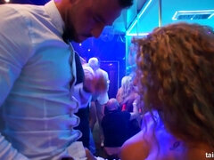 Nana, Gros seins, Dingue, Érotique, Branlette thaïlandaise, Hard, Orgie, Public