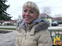 Amateur, Salle de bains, Grosse bite, Gros seins, Sucer une bite, En levrette, Pov, Cheveux courts