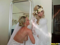 Rubia, Enorme, Mojado