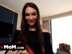 Culo, Tetas grandes, Mamada, Corrida, Garganta profunda, Madres para coger, Coño, Madrastra