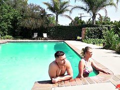 Grosse titten, Bikini, Blasen, Freund, Reiten, Verführt, Rasiert, Titten