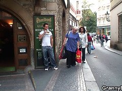 Grote kont, Grote mammen, Pijpbeurt, Diep in de keel, Omie, Rijpe lesbienne, Schreeuwen, Tiener