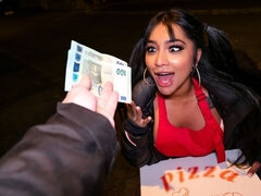 Grosser arsch, Grosser schwanz, Grosse titten, Blasen, Braunhaarige, Hundestellung, Geld, Pov