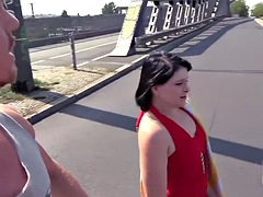 Sucer une bite, Allemand, Branlette thaïlandaise, Hard, Piercing, Pov, Public, Réalité