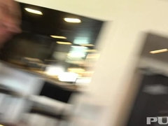 Grosse titten, Auto, Spermaladung, Hundestellung, Hardcore, Hotel, Milf, Tätowierung