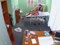 Besamung, Arzt, Fingern, Krankenschwester, Büro, Muschi, Titten, Uniform