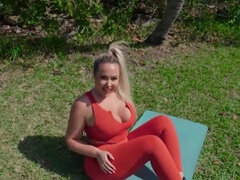 Culo grande, Tetas grandes, Rubia, Mamada, Acercamiento, Madres para coger, Al aire libre, Público