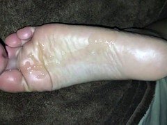4 more cum on wife's soles and toes