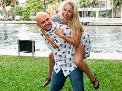 Grosser schwanz, Blondine, Blasen, Hundestellung, Pov, Kurzes haar, Jungendliche (18+), Titten
