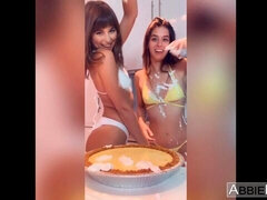 Arsch, Bikini, Blasen, Fetisch, Küche, Jungendliche (18+), Titten, Netzkamera