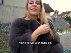 Amateur, Sucer une bite, En levrette, Robe, Faciale, Lunettes, Seins naturels, Nénés