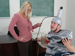 Gros cul, Grosse bite, Gros seins, Blonde, Sucer une bite, En levrette, Mère que j'aimerais baiser