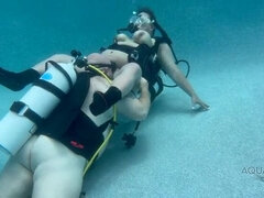 Amerikanisch, Grosser arsch, Latina, Natürlichen titten, Im freien, Pool, Titten, Unter wasser