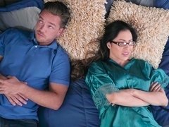 Анальный секс, Жопа, Большой член, Брюнетки, Автобус, Парочка, Натуральные сиськи, Жена