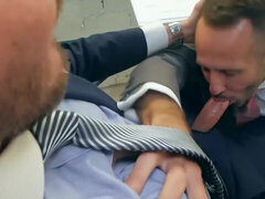 Blowjob at the office spells out more for this hottie