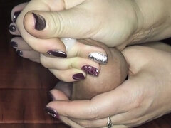 Leie, Grosser schwanz, Spermaladung, Füsse, Weibliche domination, Handjob, Massage, Mutti