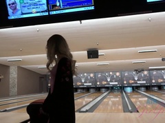 Leie, Blondine, Flashen, Masturbation, Im freien, Zierlich, Öffentlich, Muschi