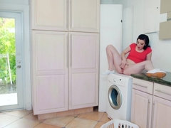 Arsch, Blasen, Braunhaarige, Hundestellung, Masturbation, Zierlich, Muschi, Titten