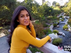 18 jaar, Enthousiasteling, Bruinharig, Latijnse vrouw, Buiten, Tiener, Speelgoed, Slet