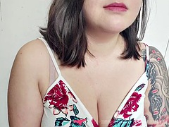 Vends-ta-culotte - Anal training for a submissive man by a young French dominatrix