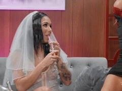 Badkamer, Grote mammen, Blond, Bruinharig, Sperma in gezicht, Hardcore, Zoenen, Tieten likken