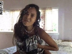 Américain, Salle de bains, Gros seins, Brunette brune, Fait maison, Mère que j'aimerais baiser, Nue, Public