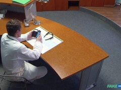 Checa, Sexo duro, Tetas naturales, Dolor, Tatuaje, Tetas, Uniforme, Voyeur