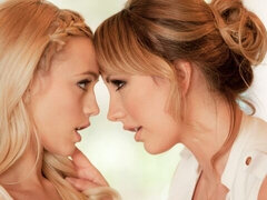 Muñeca, Besar, Lesbiana, Lamidas, Masturbación, Tetas naturales, Afeitado, Flaco